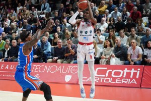 Trapani Shark, assalto a Langston Galloway