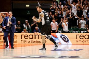 Primo sorriso per la Bertram, Brindisi cede solo nel finale