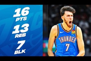 Chet Holmgren Breaks OKC Rookie Block Record!