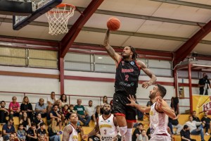 Varese parte col piede giusto, Shahid e Brown firmano la vittoria sul Keravnos