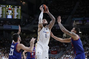 Il Clasico si tinge ancora di blanco