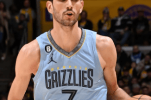 Grizzlies, esercitate le opzioni 2024-25 per Santi Aldama e altri 3 giocatori