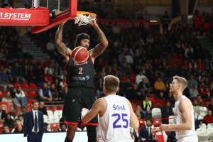 L’Itelyum Varese non trova il canestro da 3, vince il Gottingen nonostante un ottimo Cauley-Stein