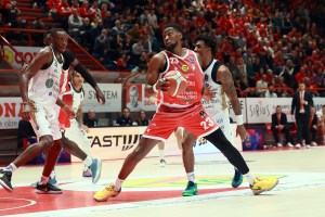 Mazzata su Pistoia: 45 giorni di stop per Varnado