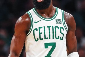 Brown, Tatum e Porzingis brillano, Boston regola Toronto