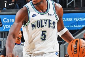 Edwards e Towns guidano i Timberwolves alla vittoria sui Warriors di Curry