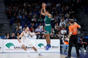 Clamoroso a Madrid: Malaga rimonta da -21 e vince