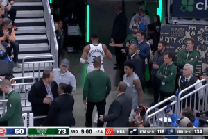 L’arbitro: Antetokounmpo espulso per volgarità e taunting