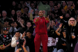 Bronny si allena con i compagni poi raggiunge il padre. Rientro vicino?