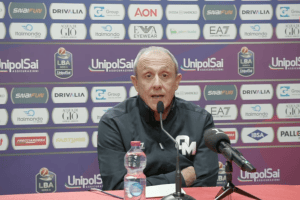 Ettore Messina replied harshly to a question in the press room