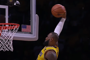 Lakers, inviato alla NBA un video con gli errori arbitrali su LeBron James