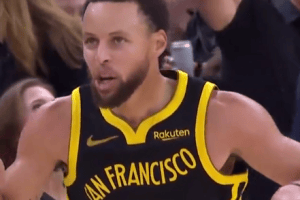 Warriors, problema al ginocchio per Steph Curry