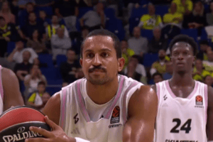 Frank Jackson diretto in CBA