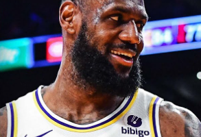 LeBron James signs with Philadelphia 76ers