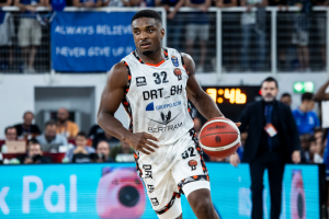Domenica 12 novembre su DMAX VL Pesaro-Bertram Derthona