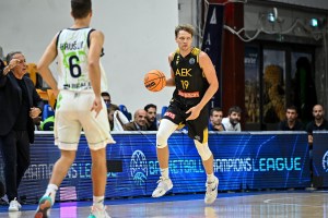 AEK, frattura alla mano sinistra per Kuzminskas