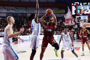 Enorme partita difensiva di Venezia che al Taliercio batte la capolista Brescia