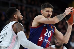 Festival delle triple al Palau Blaugrana: Barça la spunta sull’ASVEL