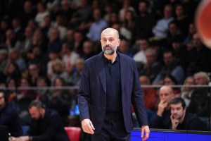UFFICIALE – La VL Pesaro esonera Buscaglia. Il sostituto è Sacchetti