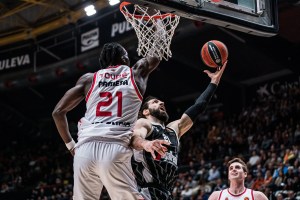 Valencia ferma la corsa della Virtus