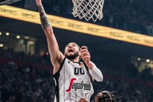 Euroleague highlights: Partizan-Virtus Bologna 75-77
