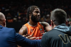 Valencia’s Semi Ojeleye suffers a tear in the thigh muscles