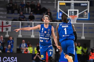 Brescia fa letteralmente a pezzi Sassari ed è prima da sola attendendo la Virtus
