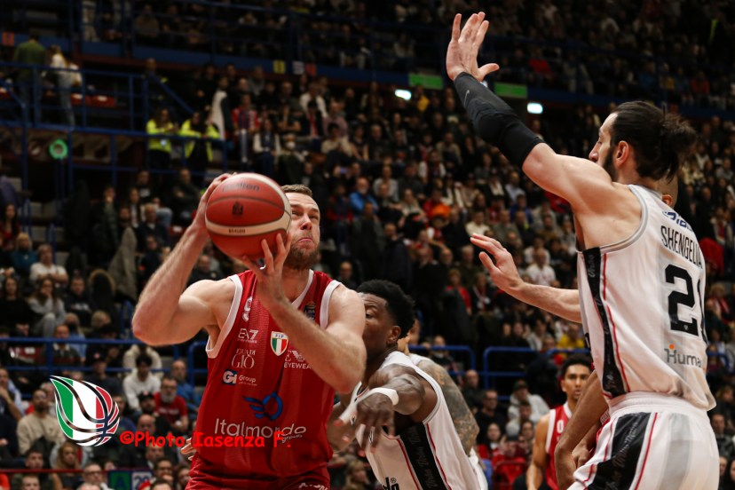 EA7 Emporio Armani Milano - Segafredo Virtus Bologna