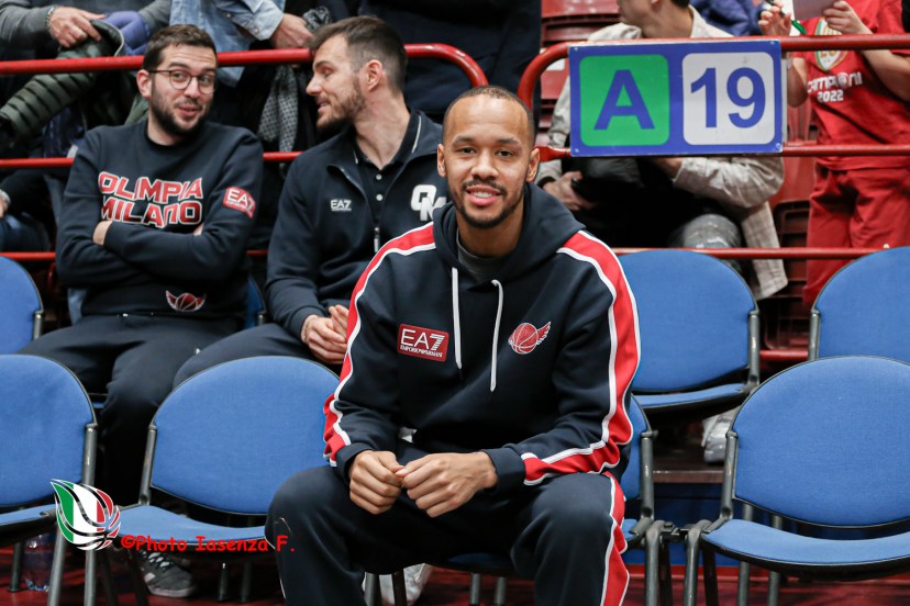 EA7 Emporio Armani Milano - Shabazz Napier