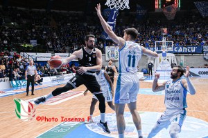 Trapani vince il big match con Cantù: ora è a +6