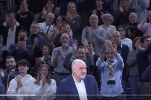 Il tributo del pubblico del Wizink Center per Pablo Laso