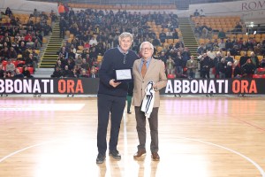Il PalaTiziano di Roma in festa per Valerio Bianchini