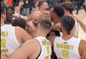 Il derby di Istanbul è del Fenerbahce, decide Calathes nel finale di gara