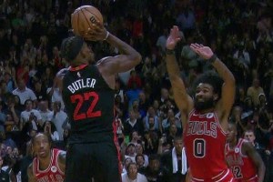 Jimmy Butler la vince sulla sirena per Miami