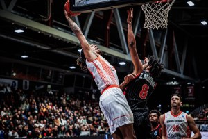 Varese mai in partita con il Chemnitz, dominante Kevin Yebo