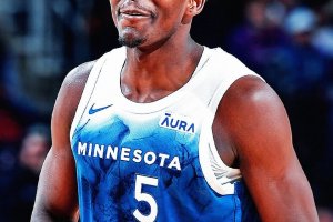 Minnesota continua il suo volo e domina Houston a domicilio