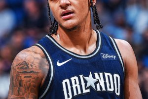 Il quintettone dei Magic soffoca i Suns: 26 per Banchero