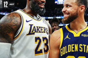 I Lakers hanno la meglio nel duello vintage tra LeBron e Curry