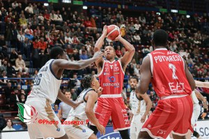 Maccabi-Olimpia Milano, out Devon Hall