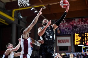 Grande finale di Kyle Weems, cade Venezia al PalaFerraris