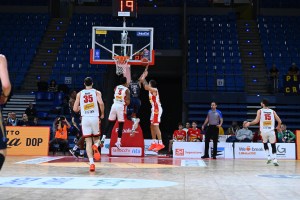 Pesaro-Sassari, la tifoseria organizzata di casa lascia le gradinate della Vitifrigo Arena