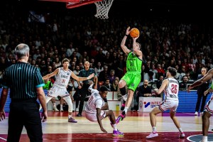 Splendida Sassari, Cholet travolto a domicilio