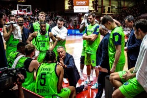 Sassari, Bucchi: “Grande partita, ma è solo il primo tempo”