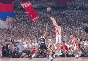 Teodosic dirige da par suo, la Stella Rossa si impone nel derby con il Partizan