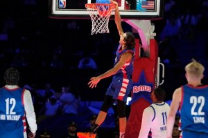 Celebrity Game, i voli sopra il ferro di Gimbo Tamberi