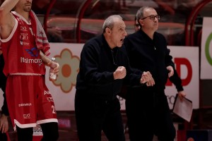 Ettore Messina spiega i momenti negativi dell’Olimpia dopo il successo di Pistoia