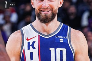 Uno storico Sabonis guida Sacramento alla vittoria in casa di Indiana
