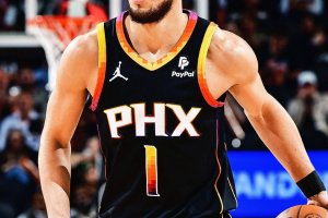 Booker ne segna 32, Durant ne aggiunge 28, i Suns superano i Bucks