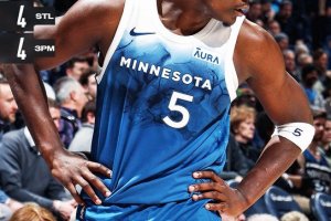 Edwards ne segna 34 mentre i Wolves battono gli Spurs senza Towns