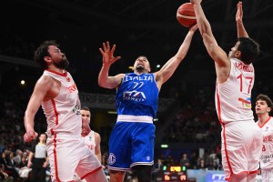Guerri Napoli, Jasmin Repesa conferma l’arrivo di John Petrucelli